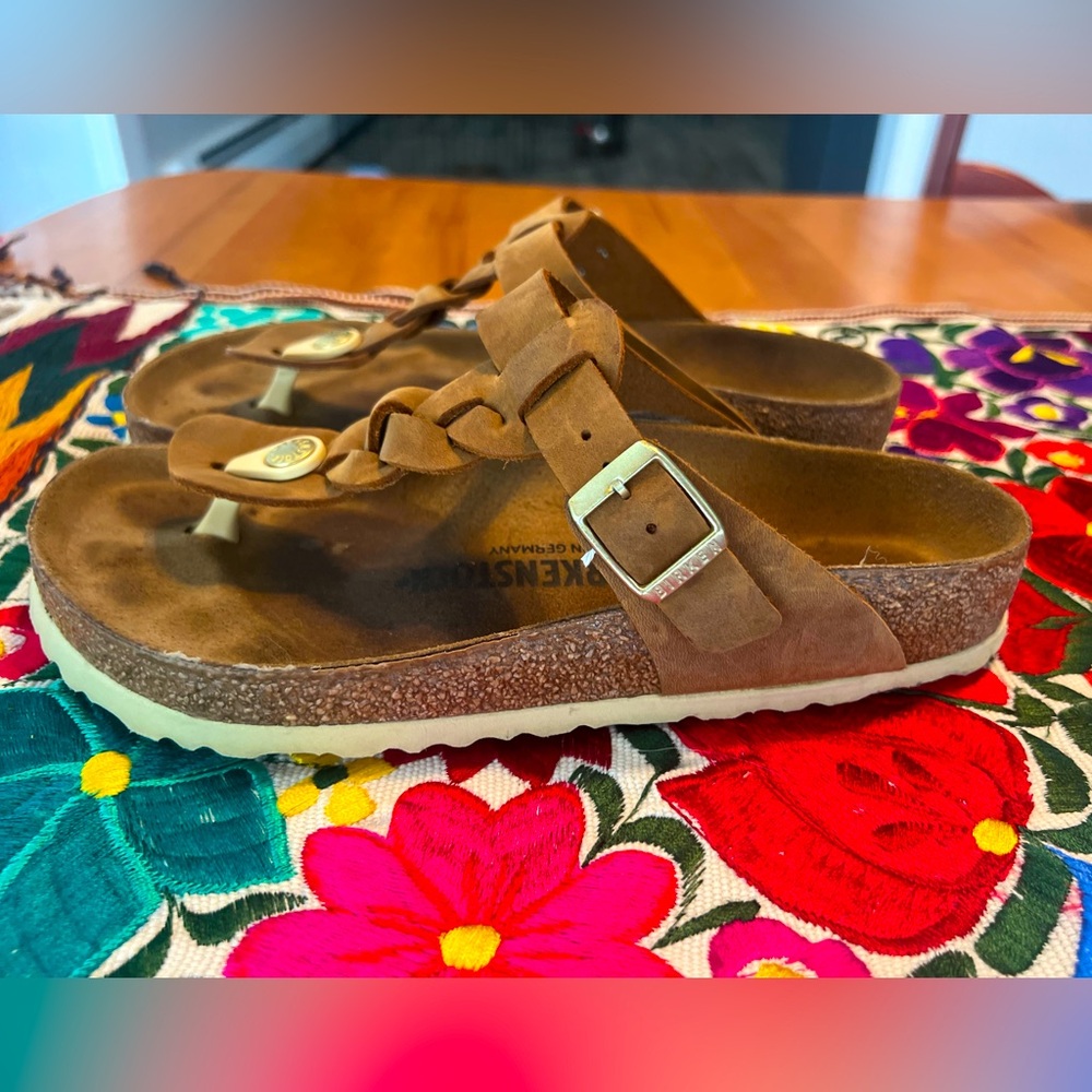 Gently Worn Braided Birkenstock Gizeh in Cognac- EU size 38 US Size 7-7.5